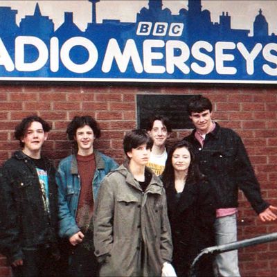 gorky's zygotic mynci, un groupe de pop britannique du pays de galles qui sera l'un des groupes les plus importants de la scène musicale alternative galloise des années 1990 et 2000