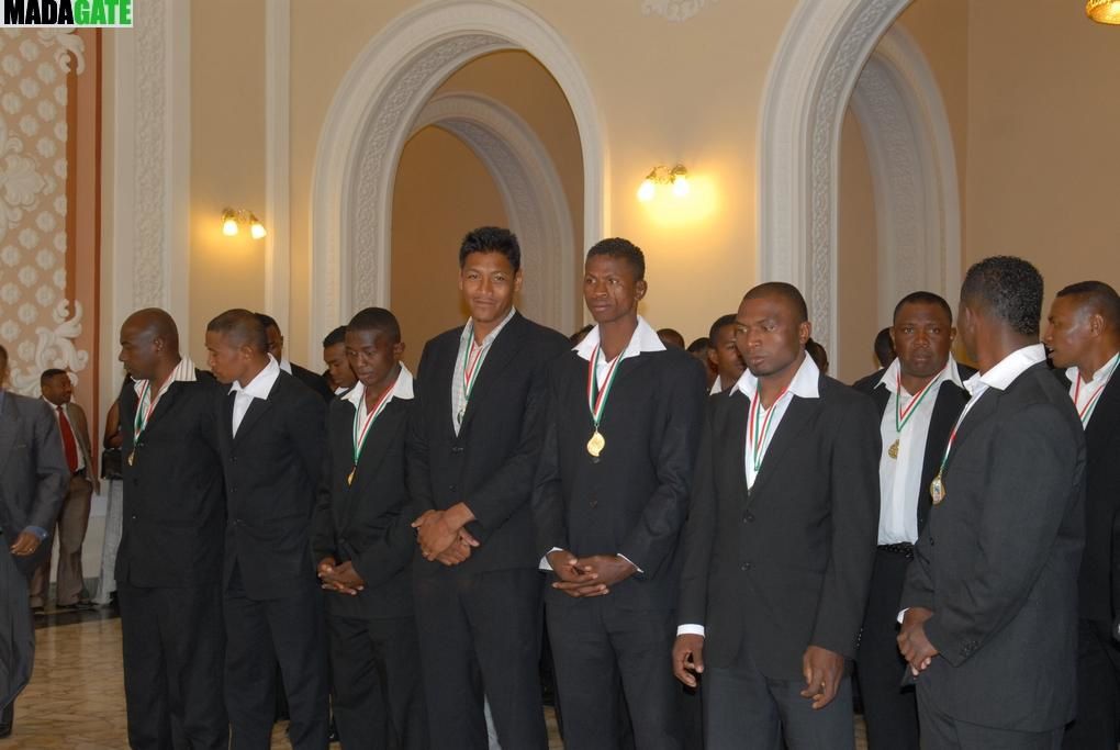 Les XV Makis de Madagascar, vainqueur de la Namibie, lors de la CAN 2012 de rugby, faits Chevaliers de l'Ordre national malagasy. Photos Harilala Randrianarison. www.madagate.com