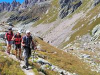 La montée vers le col de la Charbonnière et le petit plan d'eau.