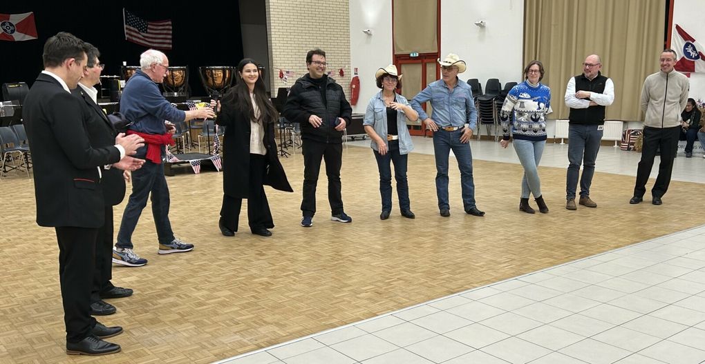 Medley de la démo de Cowboy Country 45 Vidéos &amp; Photos Jumelage des 50 ans Orléans Wichita USA  le 2 décembre 2023 