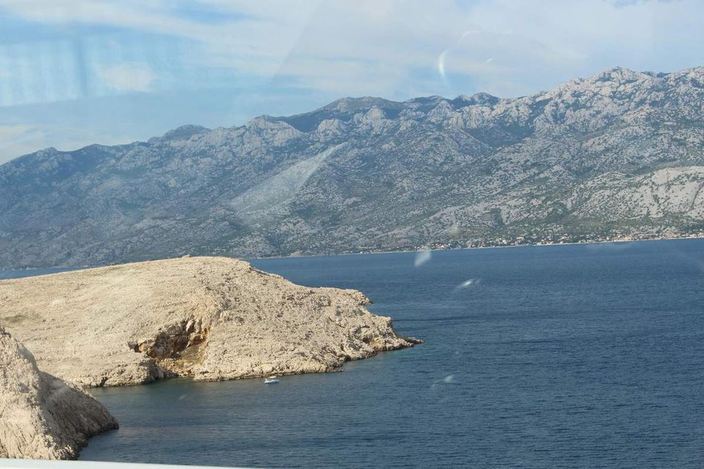 Installation au camping, en bord de mer avec sa plage privée