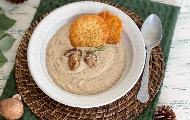 Crema di Cannellini e Porcini con Cialde di Parmigiano 