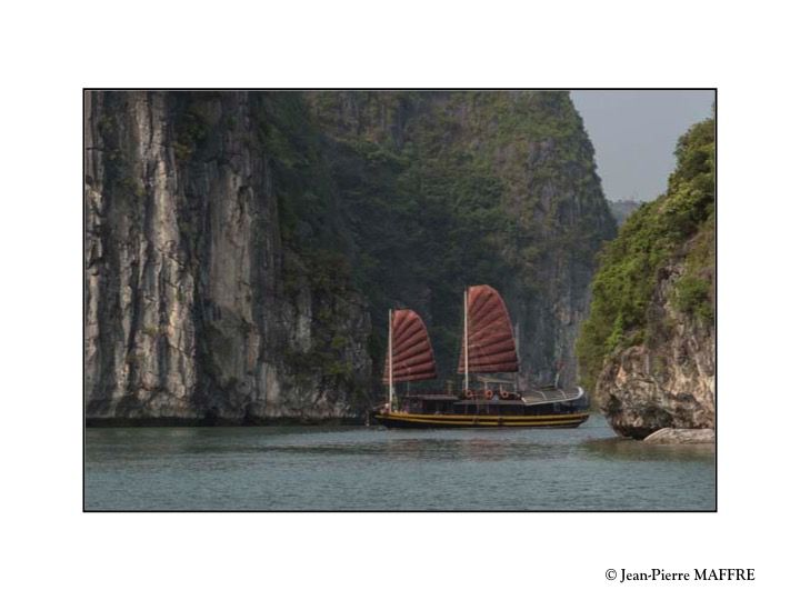 La baie Halong est l'un des trésors les plus prisés du Vietnam. Un paysage dont on ne se lasse jamais.