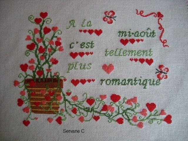 Un même modèle brodé avec la compagnie de plusieurs brodeuses avec une toile et des couleurs différentes.
Ce qui donne un aspect unique à chaque broderie.