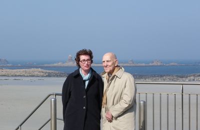 Stéphane Hessel soutient Nathalie Bernard