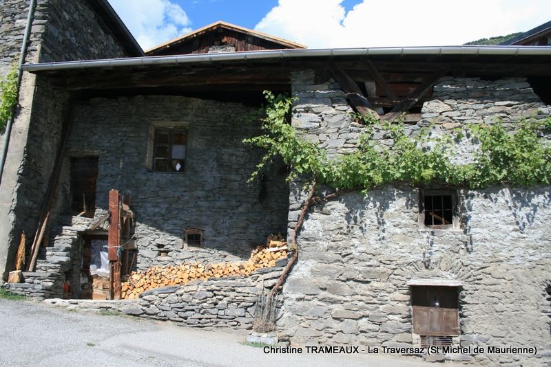 HAMEAU DE LA TRAVERSAZ - ST MICHEL DE MAURIENNE