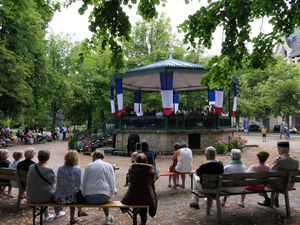 Les 40 musiciens de l'orchestre d'Epinal sous la direction de Jacques Odassso et devant 200 personnes