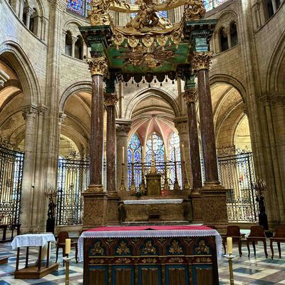 Cathédrale Saint Etienne de Sens. Le Baldaquin du Choeur.