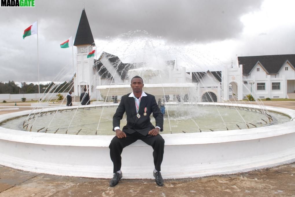 Les XV Makis de Madagascar, vainqueur de la Namibie, lors de la CAN 2012 de rugby, faits Chevaliers de l'Ordre national malagasy. Photos Harilala Randrianarison. www.madagate.com