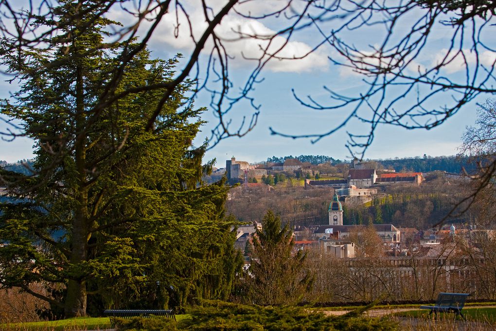 Les Glacis