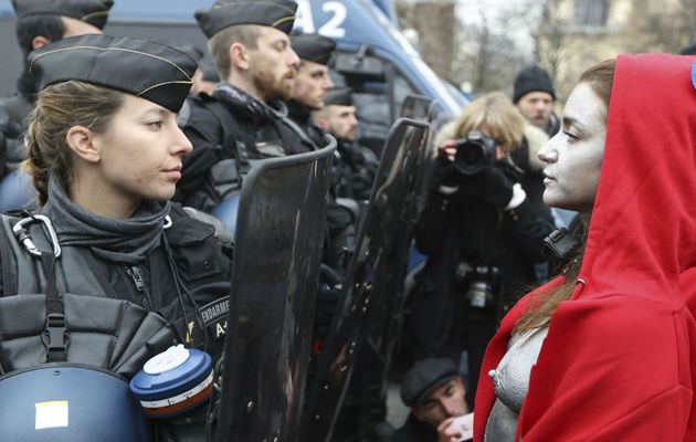 Un beau face à face