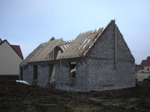 De septembre 2004 à mai 2005: voici les photos des différentes étapes de construction de ma maison...
