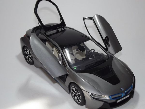 BMW i8, Revell 1/24ème.