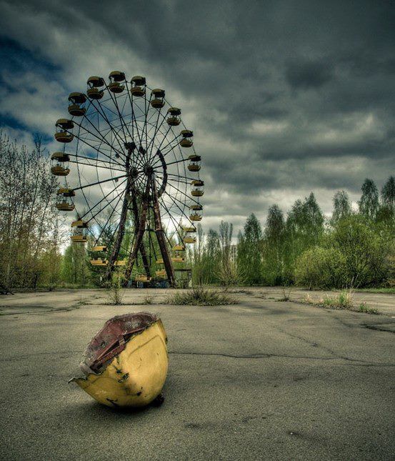 La catastrophe de Tchernobyl est un accident nucléaire qui s'est produit le 26 avril 1986 dans la centrale nucléaire Lénine, située en Ukraine, qui faisait partie à l'époque de l'URSS.