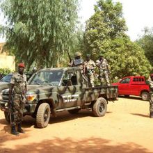 Niger: la junte se veut rassurante, le président renversé "va bien"