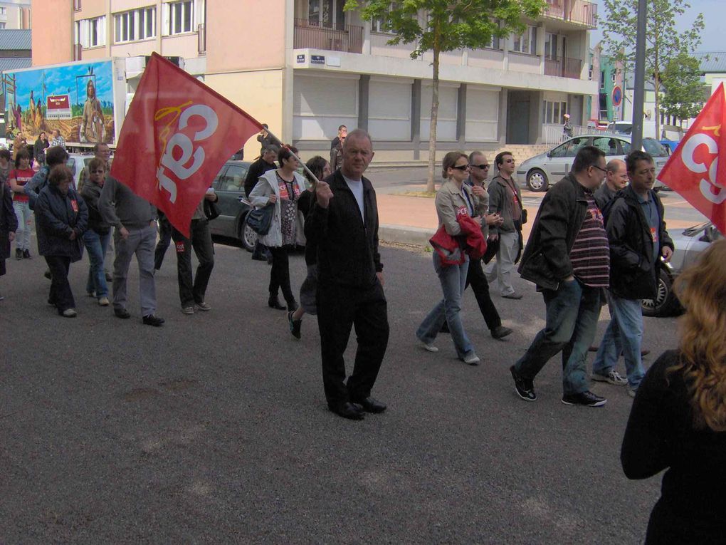 Rassemblement et manifestation du 1er mai 2011 à La Madeleine (Evreux)
Photos PR