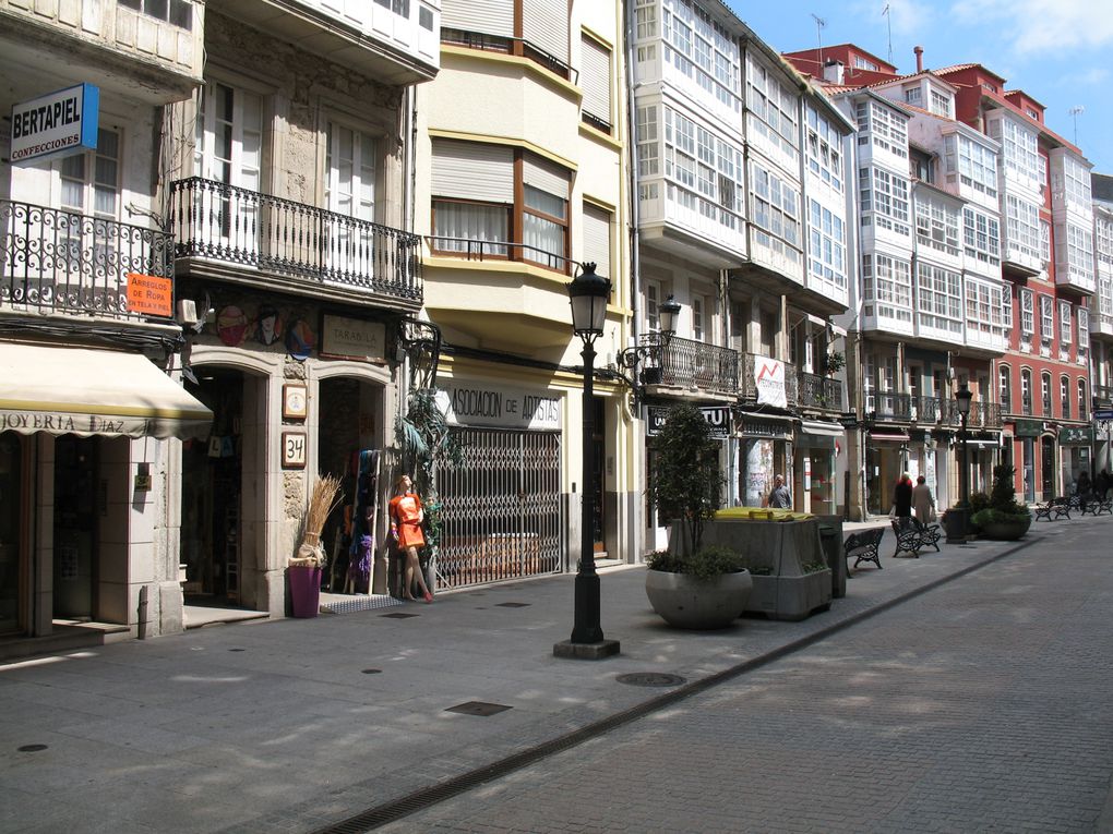 Façades d'immeubles modernes et anciennes...