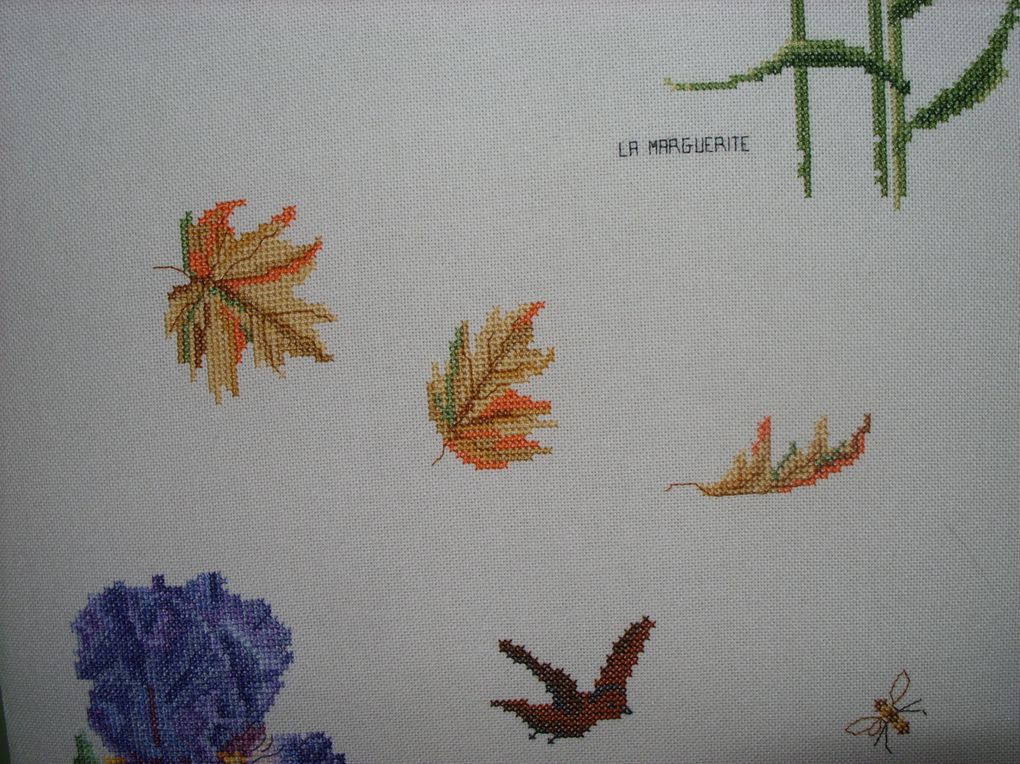 Paravent brodé, fleurs provenant du livre de Théa Gouverneur "Fleurs au Point compté"