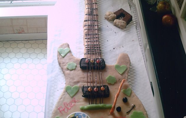 Gâteau Guitare Gibson pour les 18 ans de mon fils♥♥♥