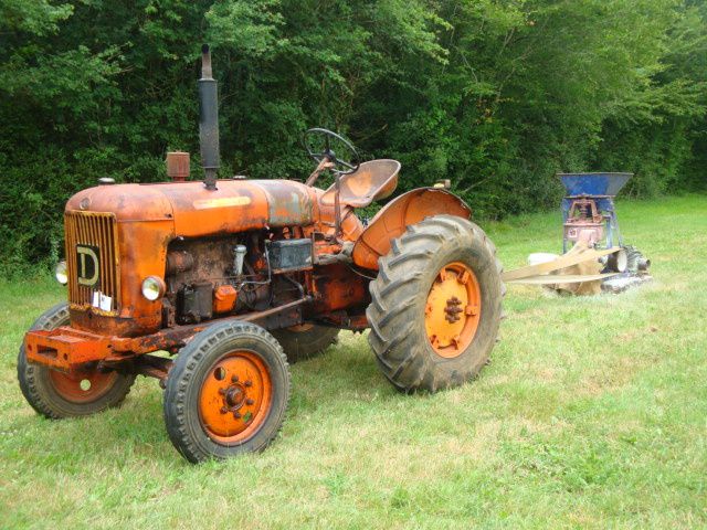 TRACTEUR
SUITE A UNE VISITE DANS UN VIDE GRENIER....