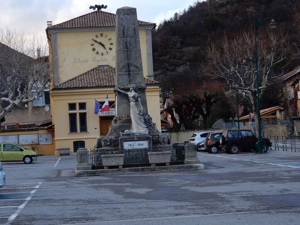 Annot, Alpes de Haute Provence (Voyages en camping-car)