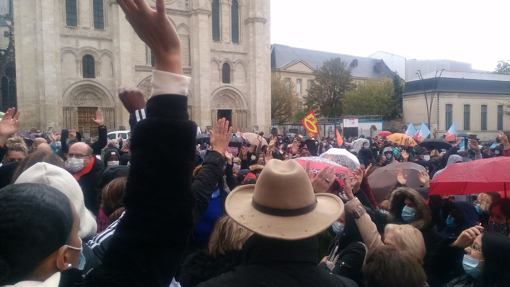 Manif du personnel communal de Saint-Denis pour défendre leurs droits