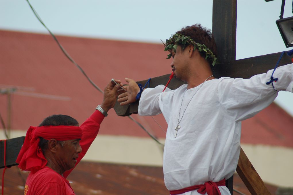 Chemin de Croix et crucifixions, accrochez vous c'est impressionnant