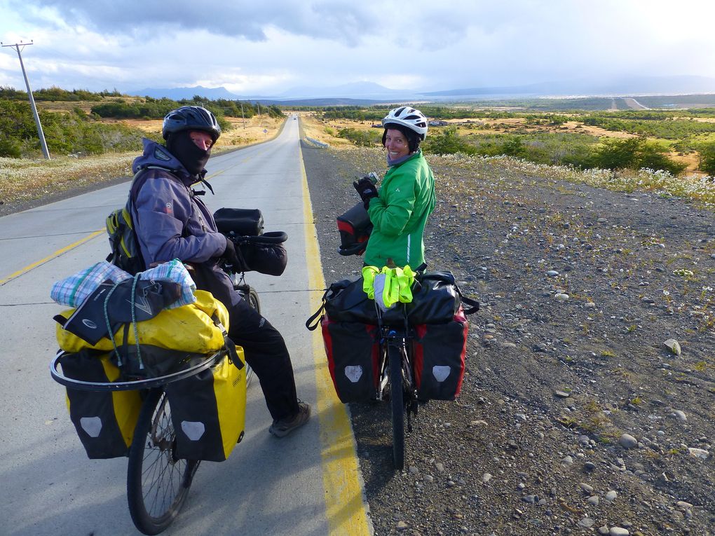 Back on the road with Marcelle and Claudine, we planned to reach the Park Torres del Paine where we were hoping to bike through it. Turned out the wind was so strong we gave up this idea pretty quickly, and headed directly to Puerto Natales. We slept two nights close to road maintenance buildings where the guys were incredibly welcoming, allowing us to take a shower, use the kitchen, in short it was a better service than most campgrounds and for free. I guess they're that welcoming because of their culture, and also because it can be pretty sketchy to camp around with the wind (yes I'll talk about this natural element quite a bit until the end of this post...). On our last day to reach Puerto Natales back in Chile, we had a pretty intense day, the face and side winds pushed us to practice our drifting (I thought it was perfect for the next Haines to Haines bike relay). We biked 115 km, climbed 1300 m with wind, rain and snow. In other words, we were really happy to enjoy a good restaurant when we arrived in town, still pretty excited by our fun day (as you probably noticed through the last months, the most challenging days turn out to be my most fun days, now that I can handle them better than in Bolivia...). 