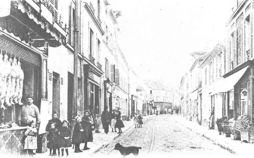 Collection de cartes postales anciennes de lieux, de personnes ou d'évènements romainvillois souvent oubliés.