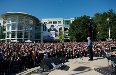 Cupertino rend son ultime hommage