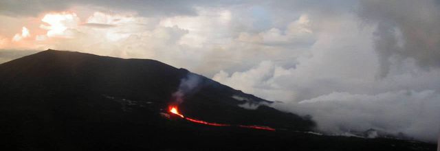 Activité du Piton de La Fournaise, du Sheveluch, et du Kilauea - essaim sismique dans la péninsule de Reykjanes.