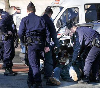 Je n'ai pas reconnu que c'était des policiers !