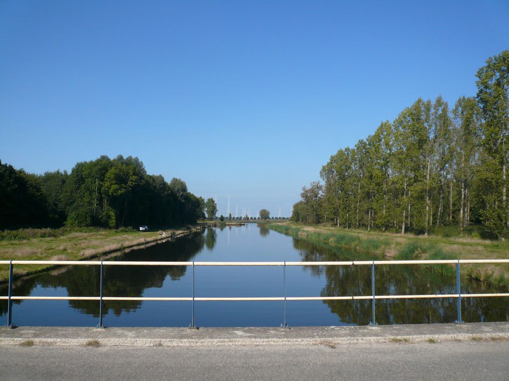 Pris entre la Belgique, l'Allemagne et la mer du Nord, les Pays-Bas offrent des paysages uniques.