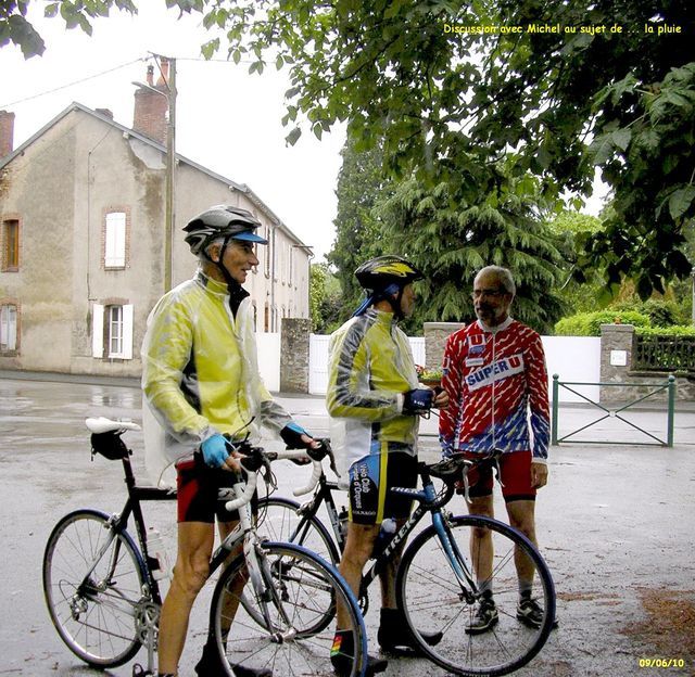 Dimanche 6 juin, sous le soleil, Jean Paul et Christian enfourchent leur bécane. Ils quittent leurs pénates méridionaux pour rallier Montbizot dans la Sarthe, à plus de huit cents kilomètres de St Georges d’Orques. 810 Km du 6 au 11 juin 2010