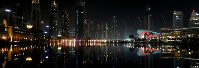 Dubaï by night