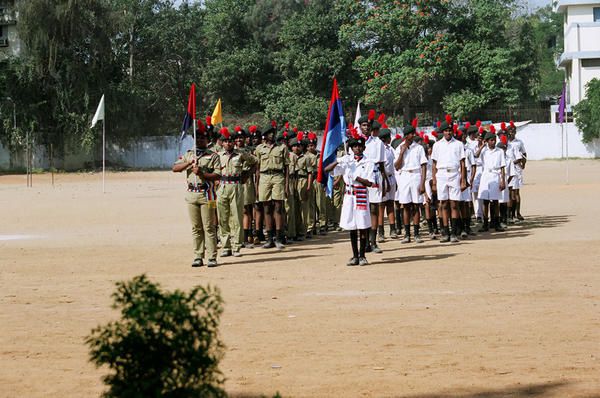 <p>Janvier 07 - Je suis ravie de vous faire partager un peu plus de ce chouette voyage de 24 jrs en Inde du Sud dans les Etats du Kerala et Tamil Nadu. J'esp&egrave;re que ces clich&eacute;s vous plairont, vous toucheront, vous donneront une petite id&eacute;e de ces agr&eacute;ables endroits, de l'ambiance, ...&nbsp;(mais l&agrave; c'est biais&eacute; par mon oeil), voire vous donneront envie des les d&eacute;couvrir en r&eacute;el.</p>
<p>N'h&eacute;sitez pas &agrave; me faire part de vos rem