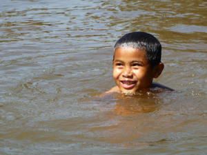 Il fait beau, il fait chaud ...welcome dans le sud du Laos. Ici on experiemente a fond le rythme ultra tranquille du pays. Au programme Pakse, Vat Phu de Champassak, 4000 iles !