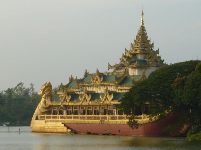 Capitale moderne, la celebre Shwedagon
