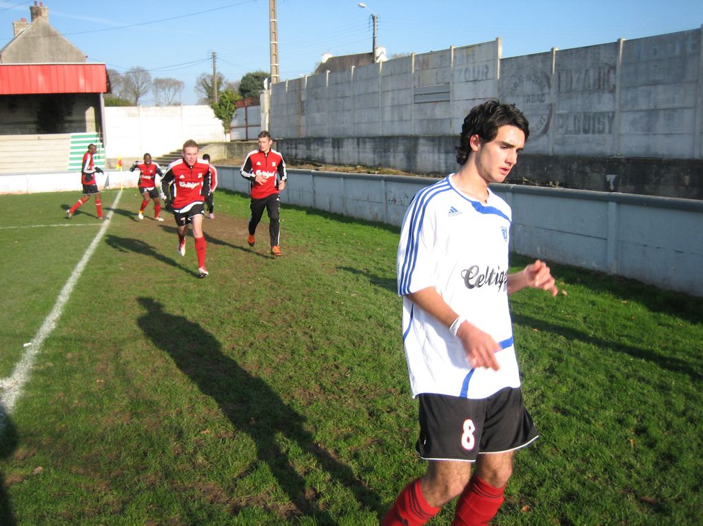 Réception du Stade Rennais à Yves Gaguin. 
Victoire des U17 de Guingamp.