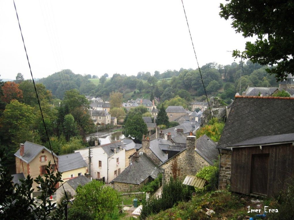 Petit bourg dans la vallée de l'Ernée, à visiter!