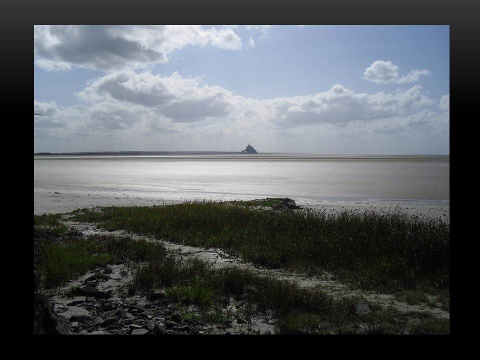 En partant de Genêts, par le GR 223, pour rejoindre la pointe du grouin.