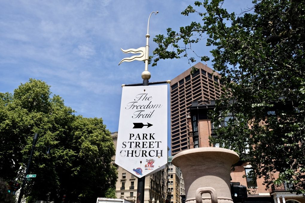Haymarket, un marché en plein centre ville, présent 2 jours par semaine, the Rose Kennedy Greenway et sa nouvelle fresque, un aigle royal offert par la reine Elisabeth 2 et le musée du Boston Tea Party.