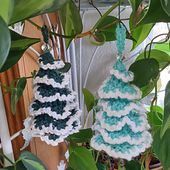 Christmas Tree Ornament pattern by Karina Rose