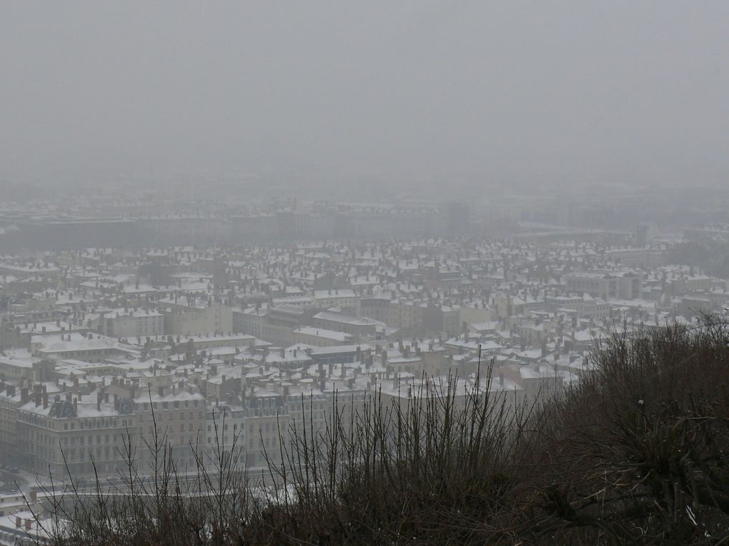 Voici un petit dessert glacé souvenir du retour de la neige épaisse et qui tient depuis belle lurette. Et tout ça, en Janvier 2010 ^^