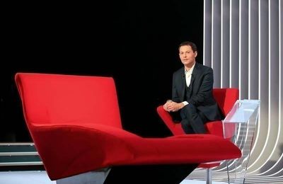 Arielle Dombasle s'allonge sur le divan de Marc-Olivier Fogiel ce soir sur France 3