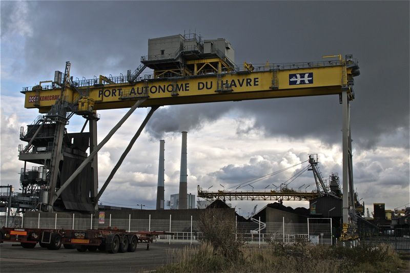 Visite du terminal de Môle central.
Terminal dédié au charbon,la centrale EDF est à côté et elle consomme ....