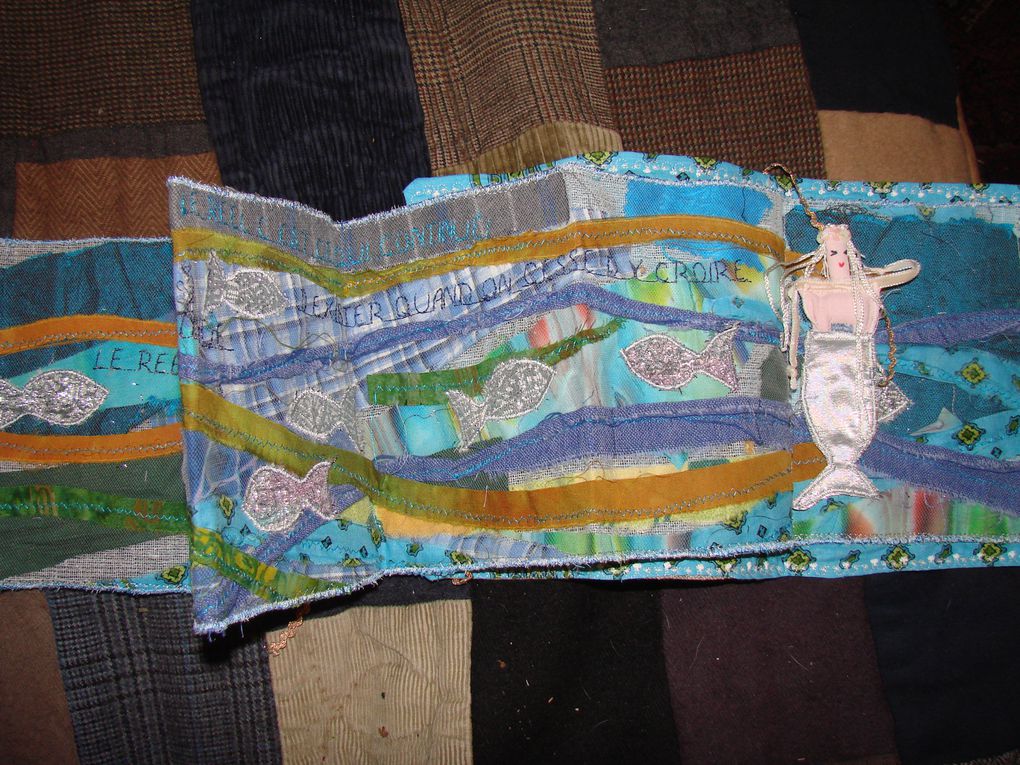 Petits carnets pliés en acordéon
Patchworks de chutes de tissus
Couverture en lin
Taille 17cm X 12cm