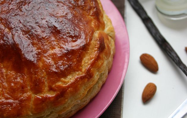 Recette n° 132 : Galette des rois traditionnelle, pâte feuilletée maison