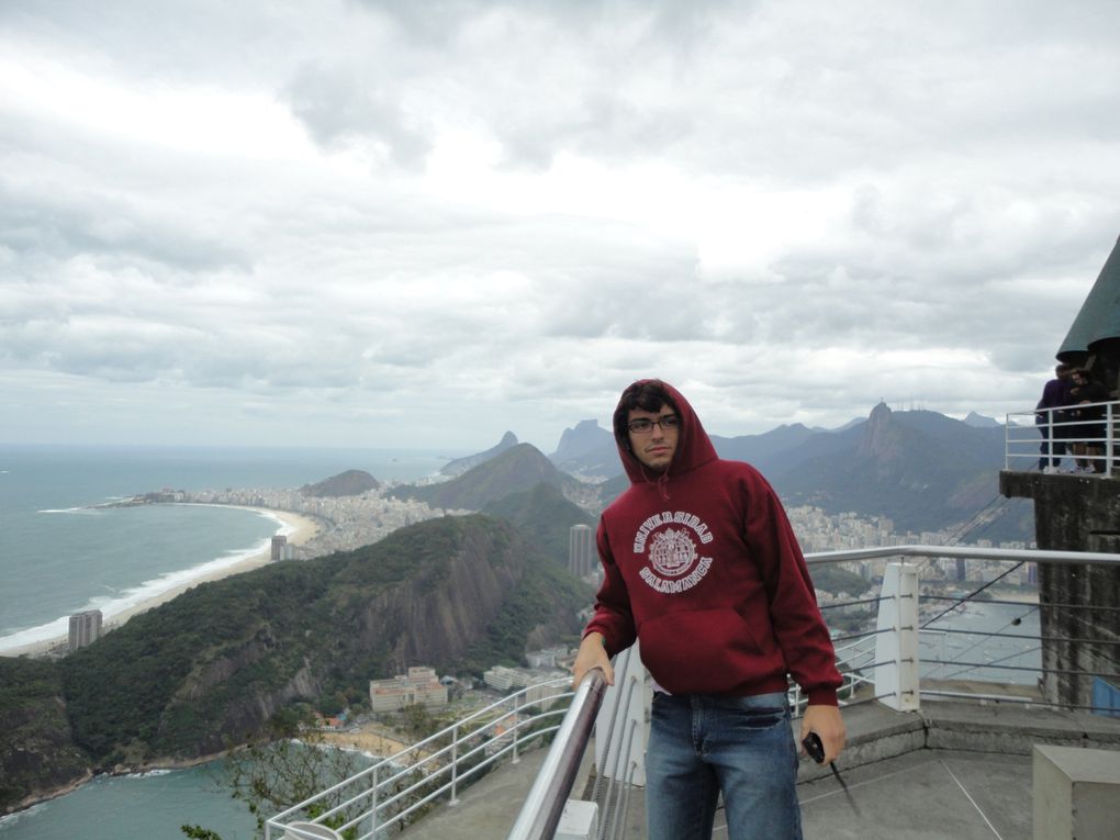 Mon premier weekend en dehors d'Itajubá : Rio de Janeiro qui malgré le mauvais temps reste toujours aussi belle.
Remerciement à Antoine qui devient un carioca de verdade