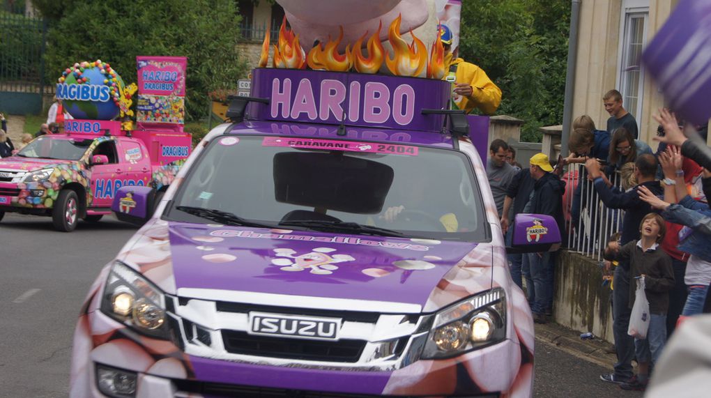 C’est fait, le Tour de France est passé par Roucy. (2ème partie. La caravane publicitaire)